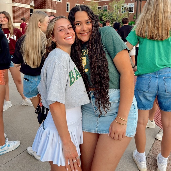 Meet your Posher, Sienna - Picture 3 of 3